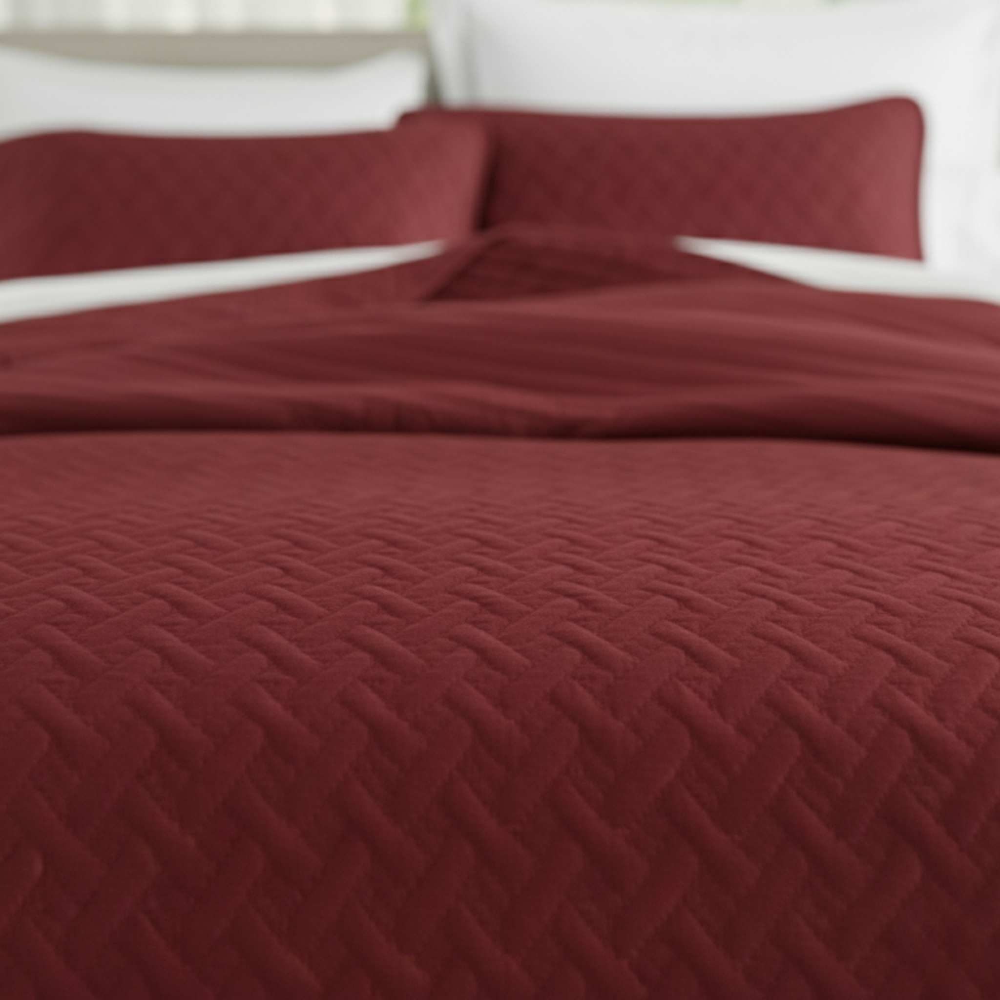 GEOMETRIC TEXTURED LIGHTWEIGHT QUILT SET