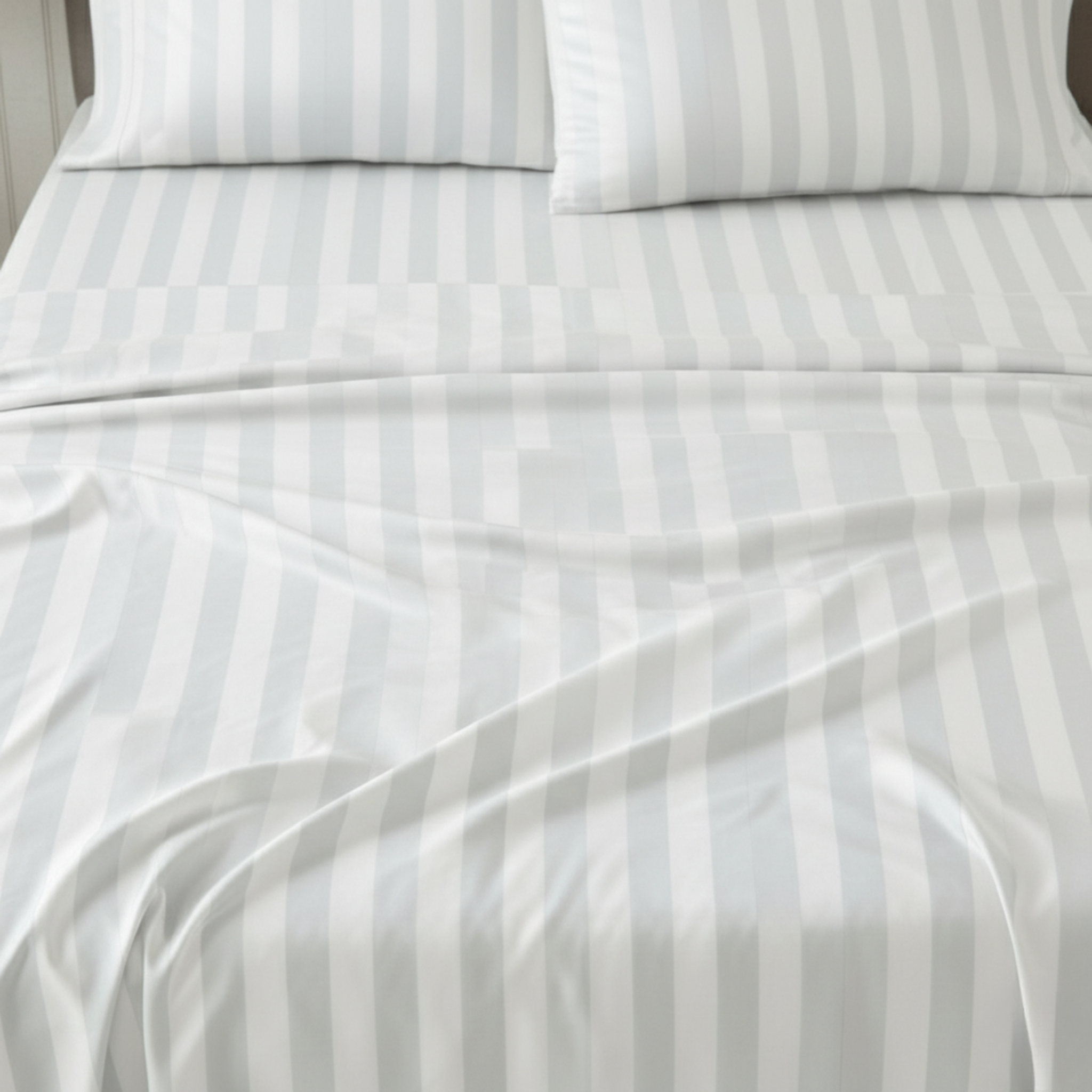 STRIPED EMBOSSED 4-PCS ESSENTIAL SHEET