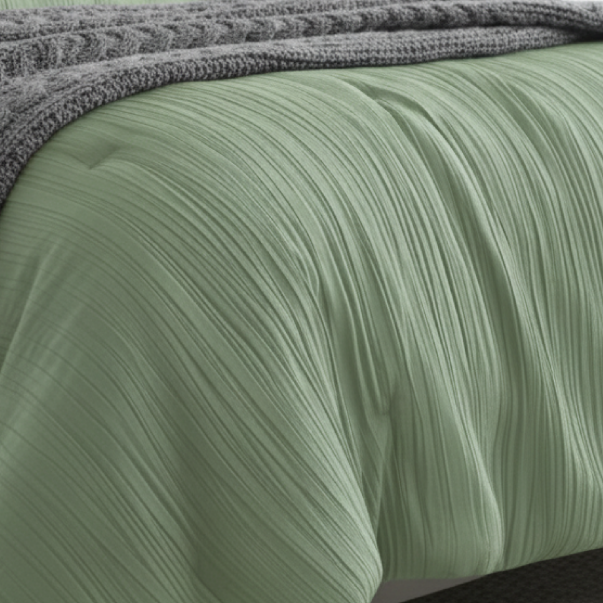 LUXURIOUS PINCH PLEAT TEXTURED COMFORTER SET