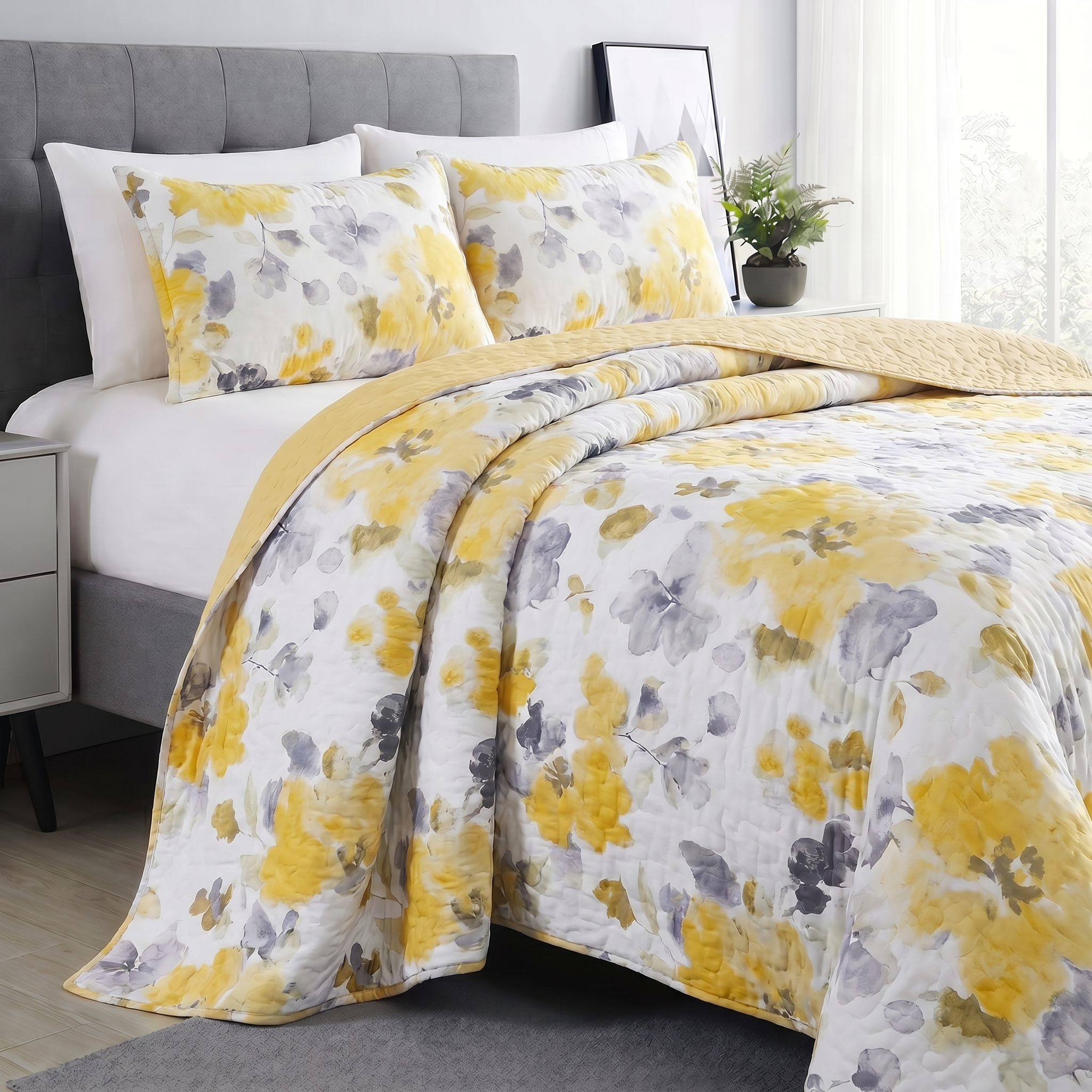 WARM SUNLIT FLORAL REVERSIBLE QUILT SET