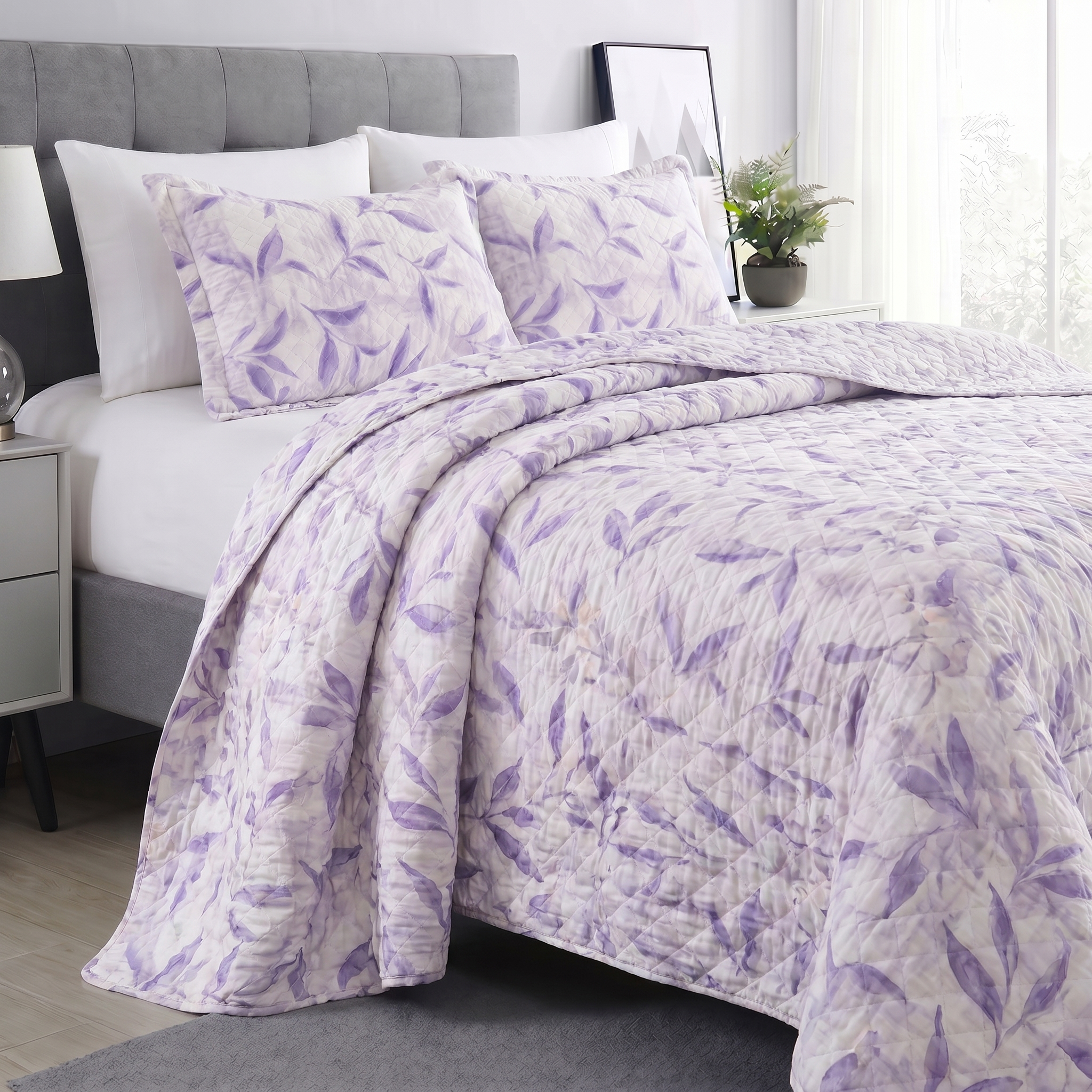 MISTY VIOLET LEAF PRINT REVERSIBLE QUILT SET