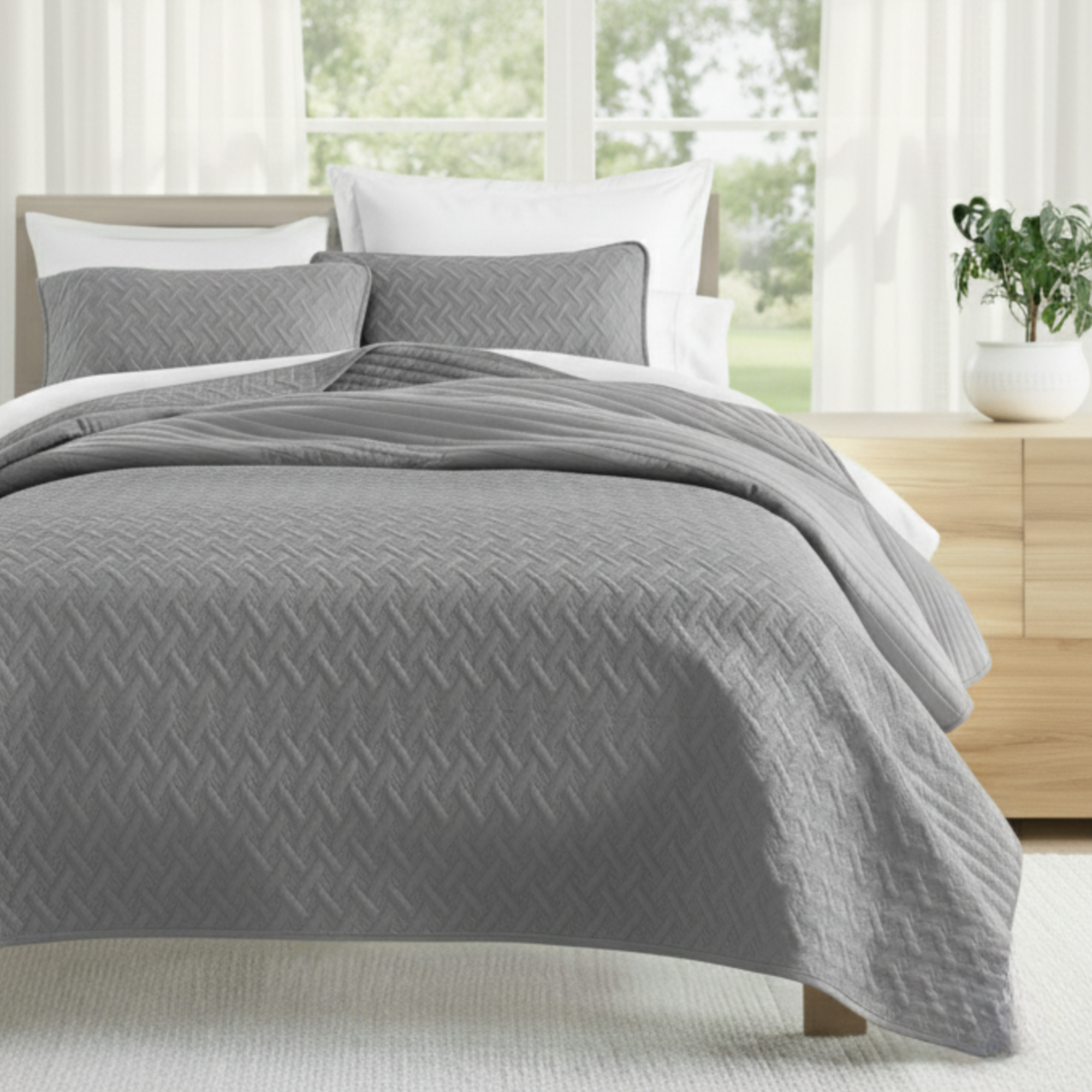 GEOMETRIC TEXTURED LIGHTWEIGHT QUILT SET