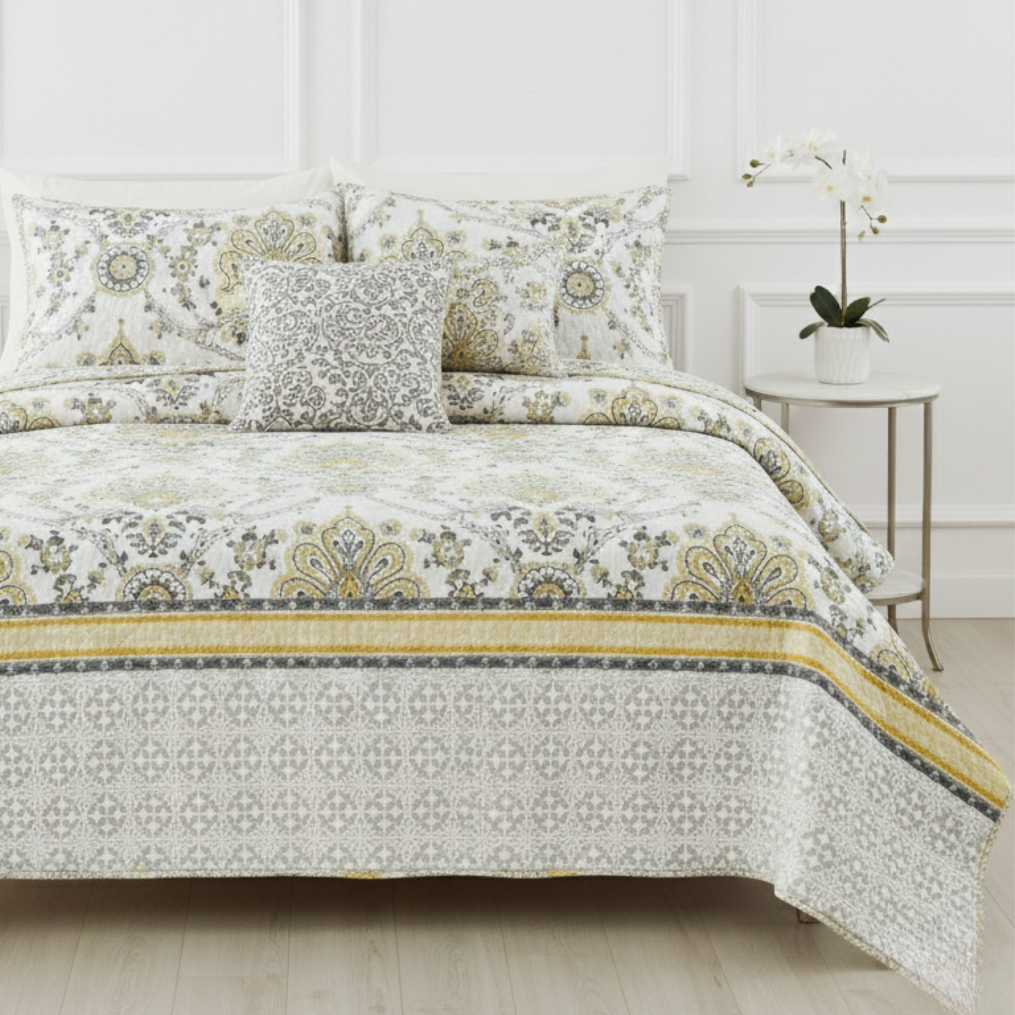 MODERN PAISLEY REVERSIBLE QUILT SET