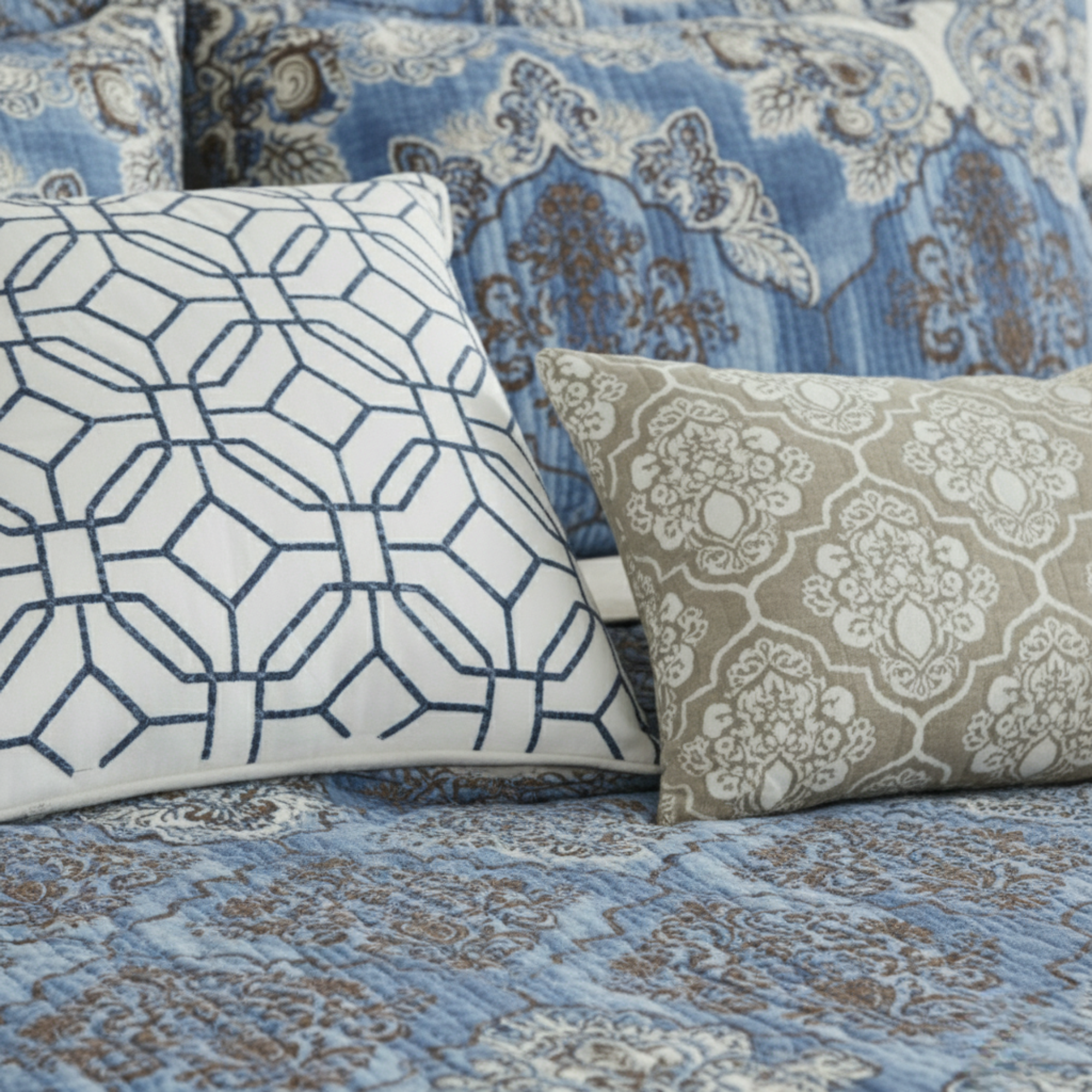 BLUE DISTRESSED DAMASK COMFORTER SET