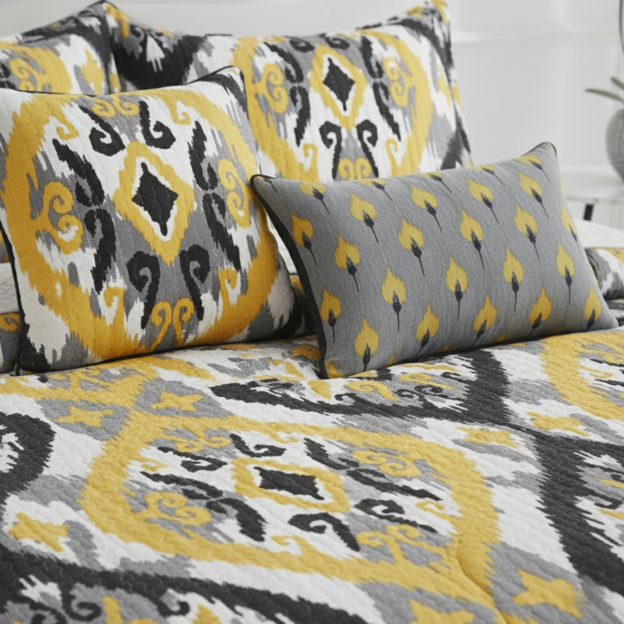 MODERN GEOMETRIC PATTERN COMFORTER SET