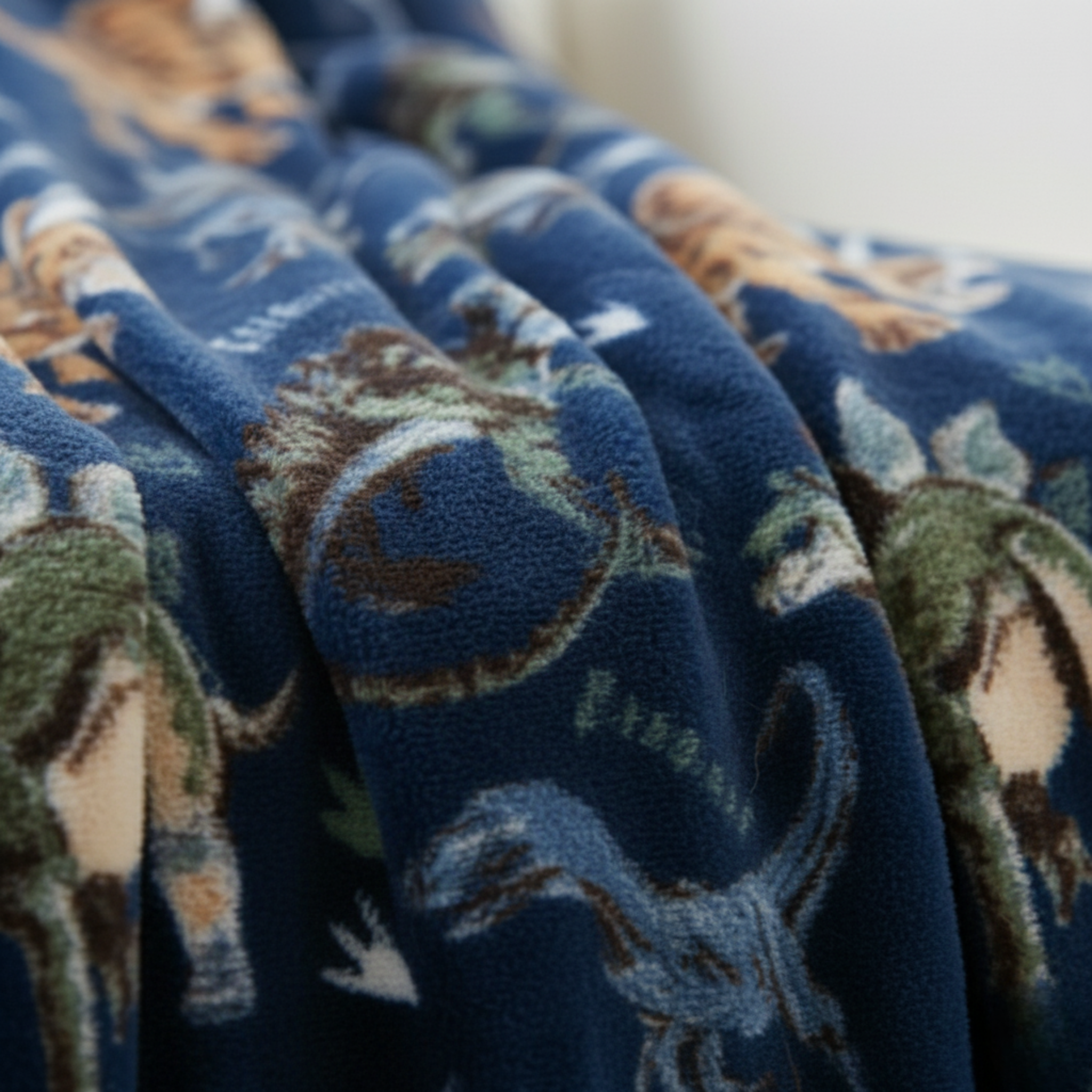 JURASSIC ADVENTURE COZY FLEECE THROW